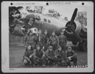 Lt Bruck And Crew 16-11-44.jpg